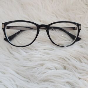 KENZO PRESCRIPTION GLASSES SELL THIS FOR THE FRAME. GREAT CONDITON